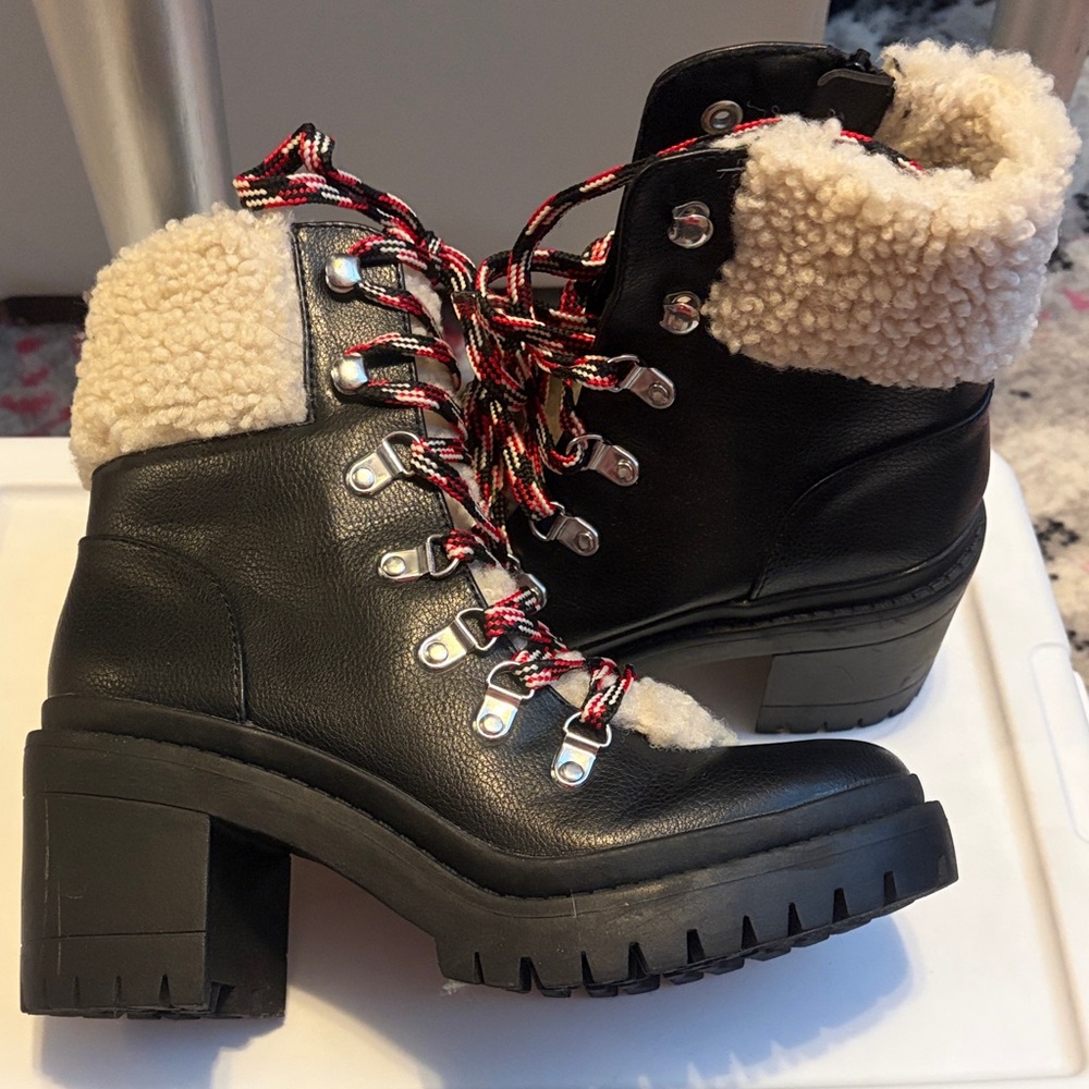 Universal Thread Black and Cream Lace Up Boots